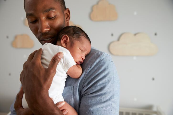 5 Ways to Bond With Your Baby Born Via Surrogacy