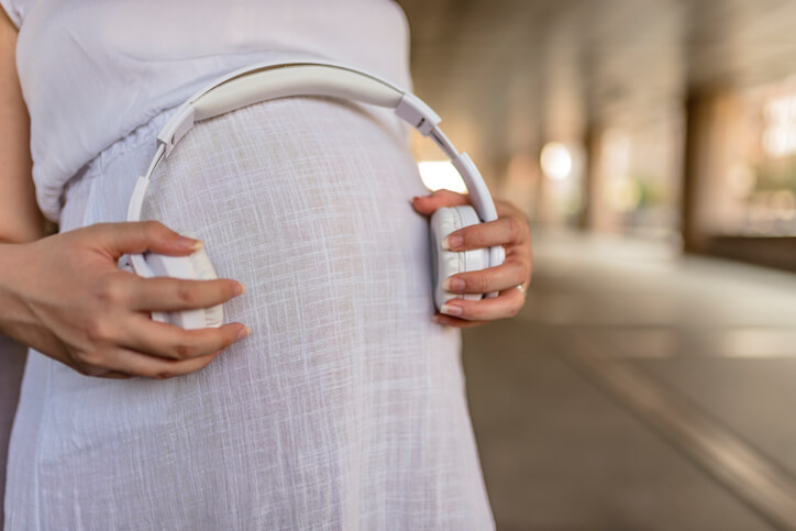 5 Ways to Help Intended Parents Bond with Their Baby In Utero