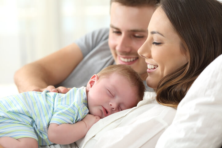 Should You Use Embryo Donation & Surrogacy to Build Your Family?