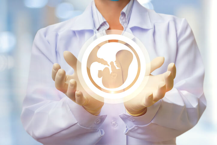 4 Ways to Choose the Best Surrogacy Clinic for You