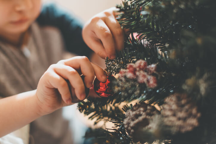 10 Ways to Incorporate Your Surrogacy Story into the Holiday Season